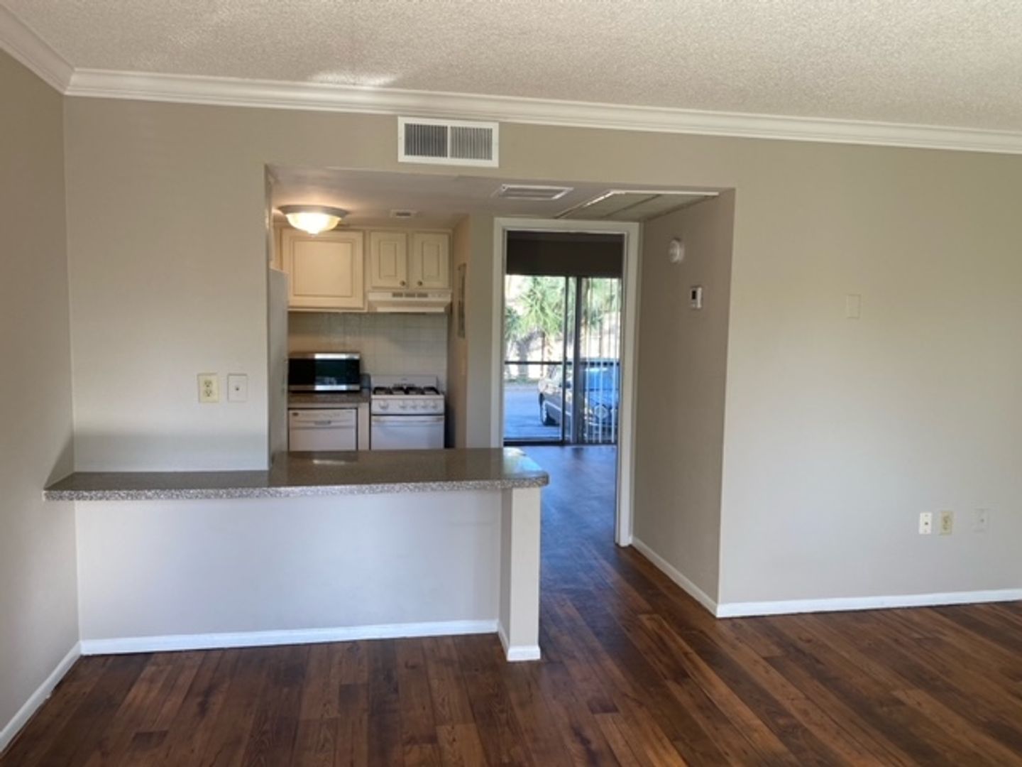 Charming 1-Bedroom Condo in Altamonte Springs with New Flooring