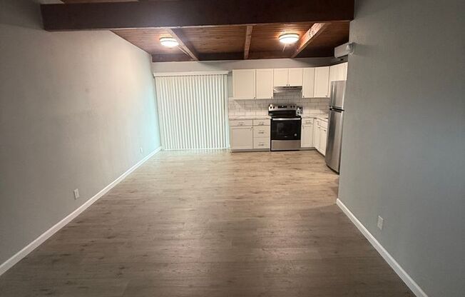 1 bed, 1 bath, 625 sqft, $1,200, Unit 11