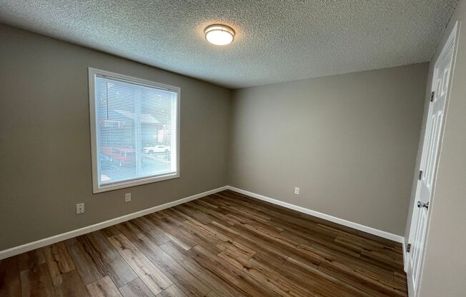 2 beds, 1 bath, 907 sqft, $1,300, Unit 1893D