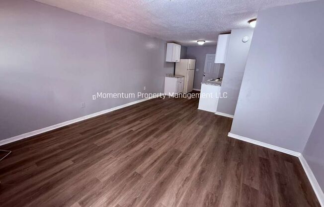 Beautifully Upgraded 2/1 AVAILABLE FOR IMMEDIAT MOVE IN!! Move In Before 5/20 and get June’s rent FREE!!!