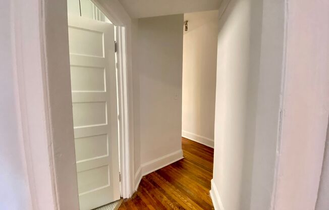 2 beds, 1 bath, 1,000 sqft, $1,948, Unit 3035 N. Calvert St. C4