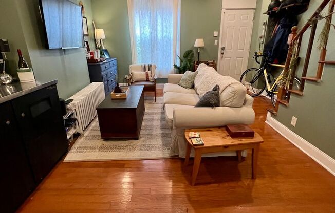 Stunning 3-Bedroom Townhome in Harrowgate! Available NOW!