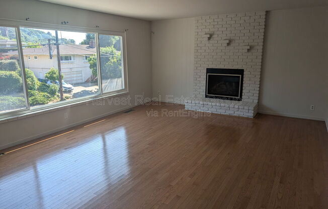 82 ELYSIAN FLDS DR
