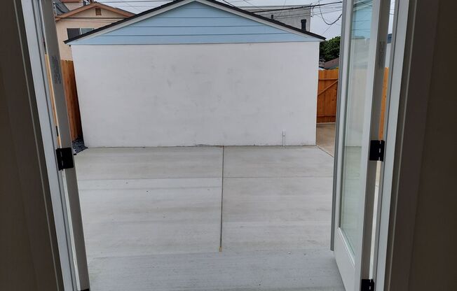 Completely remodeled 2 bd/1ba in charming neighborhood of Pacific Beach!