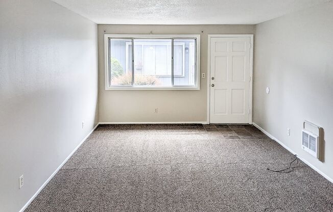 2 beds, 1 bath, $1,250, Unit 1057