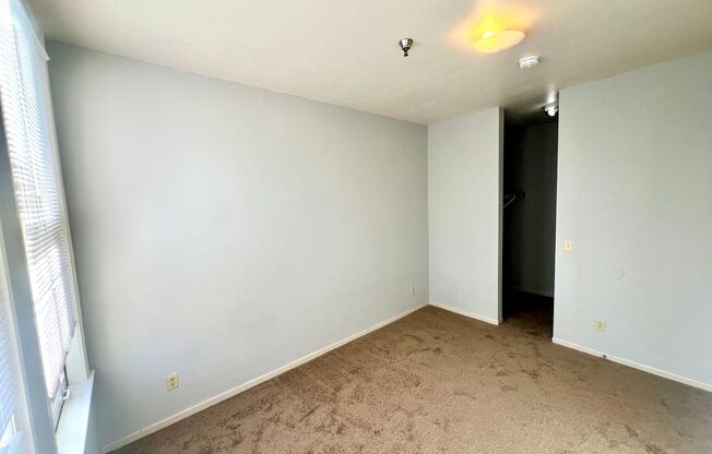 2 beds, 1 bath, $1,295, Unit 305 S 16th St. - Unit 507