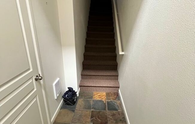 10308 SW Hollyridge Lane ~ Beautiful West Slope Tri-Level Condo