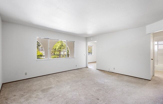 1336 Broadway #B - 2 bedroom | 1 bath | Upper unit w/ a private balcony