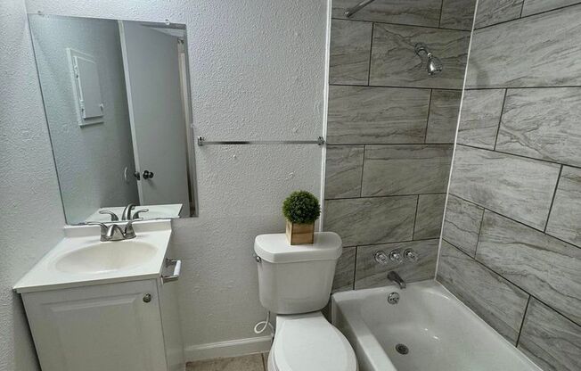 1 bed, 1 bath, 610 sqft, $1,250, Unit 136