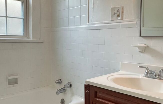 1 bed, 1 bath, 750 sqft, $1,795, Unit 873-8