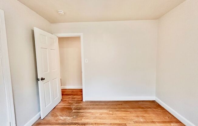 2 beds, 1 bath, $2,300