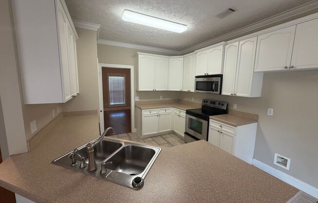 Cozy Condo in Gardens at Gatewood!