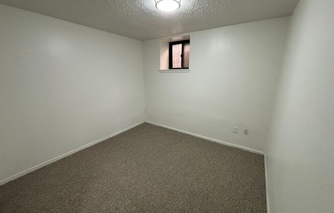 3 beds, 1 bath, 810 sqft, $1,690, Unit 732 S. Millvale Ave. #C2