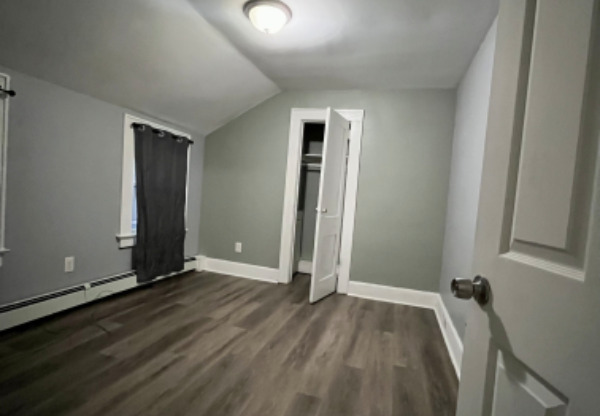 32 LLEWELLYN AVE