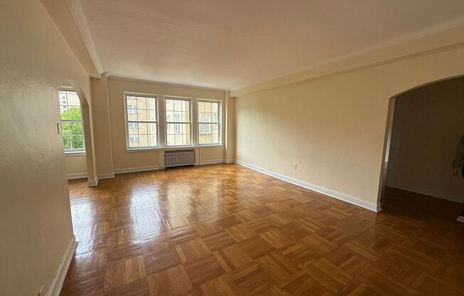 1 bed, 1 bath, 768 sqft, $1,450, Unit Royal York 804