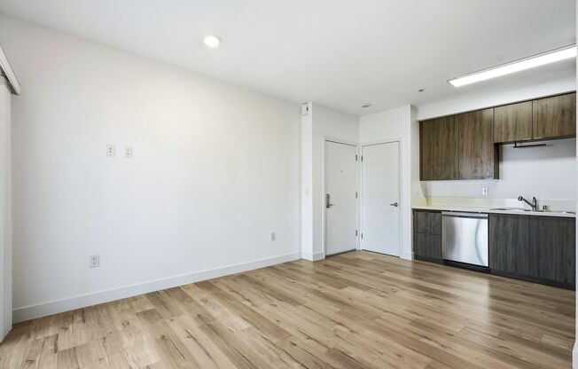 2 beds, 2 baths, 1,037 sqft, $2,950, Unit 504