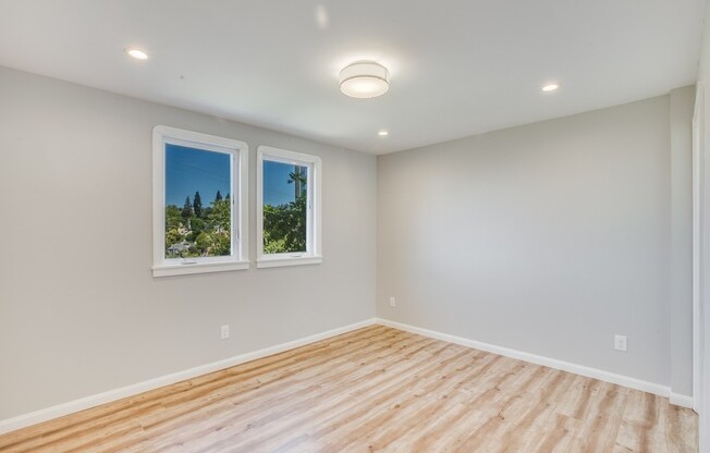 816 EVERETT AVE