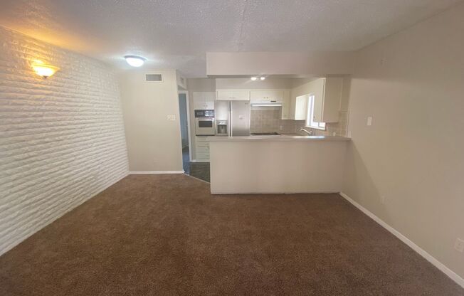 UT PRE-LEASE: West Campus 2 bed/1 bath fourplex unit,  Walk to UT, entertainment, restaurants, and more.