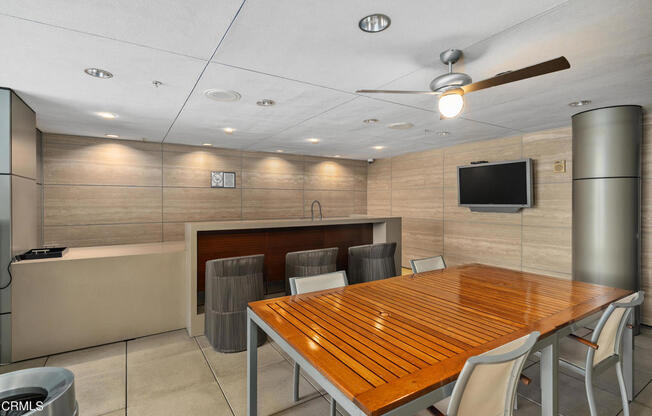 1 bed, 1 bath, 860 sqft, $3,000, Unit 914