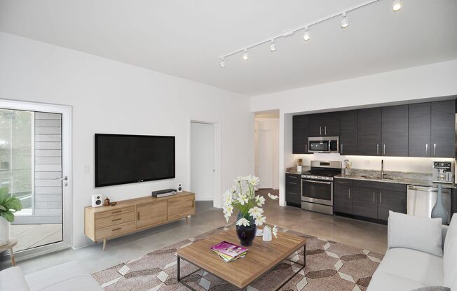 3 beds, 2 baths, 1,300 sqft, $3,650, Unit 308