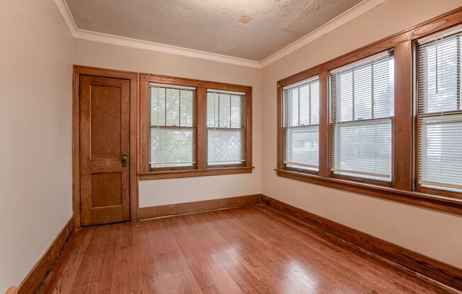 3 Bedroom on Fontenelle!