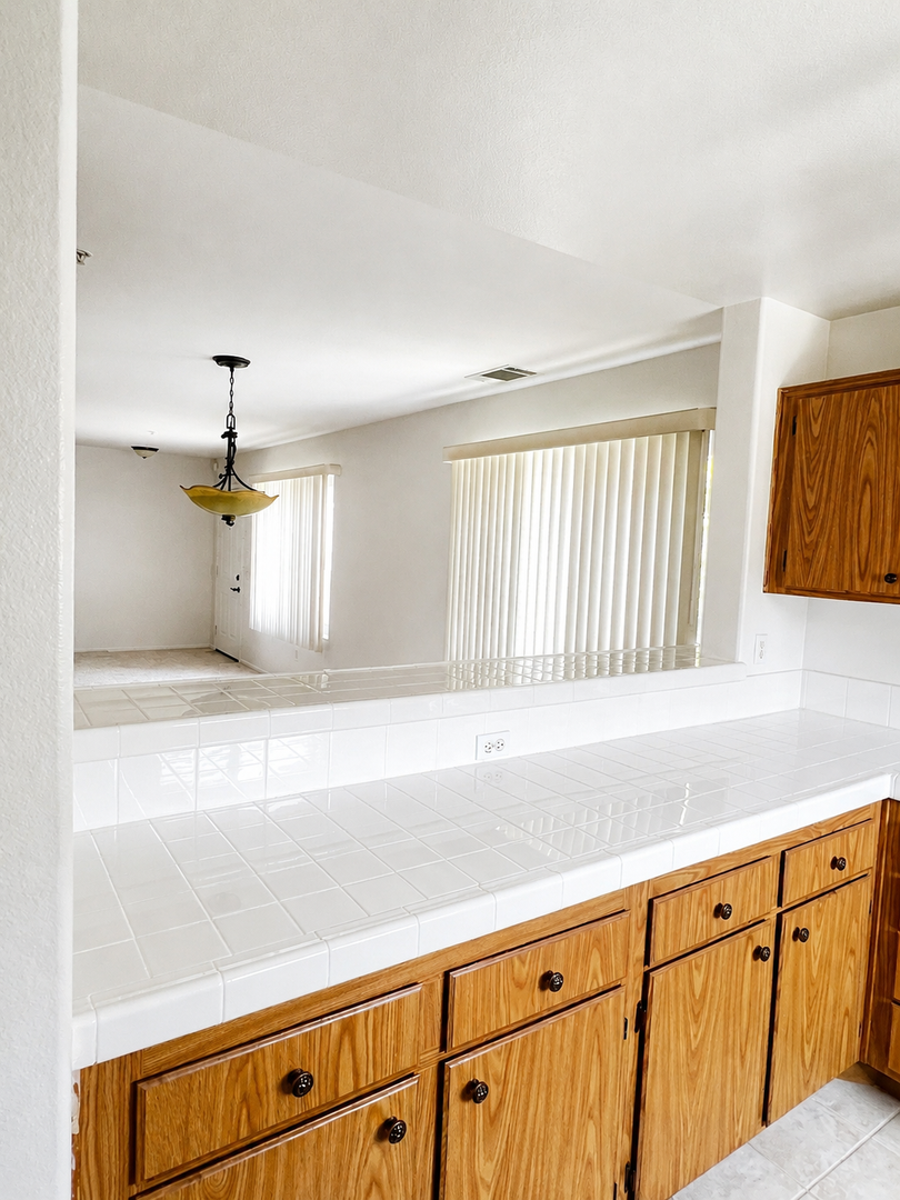 COMING SOON: Spacious Upstairs 3 Bed 3 Bath Townhouse with 2 Car Tandem Garage