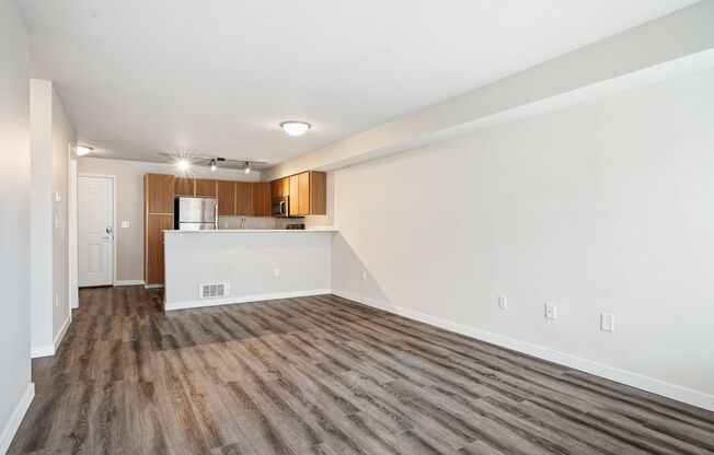1 bed, 1 bath, 680 sqft, $1,975, Unit 310