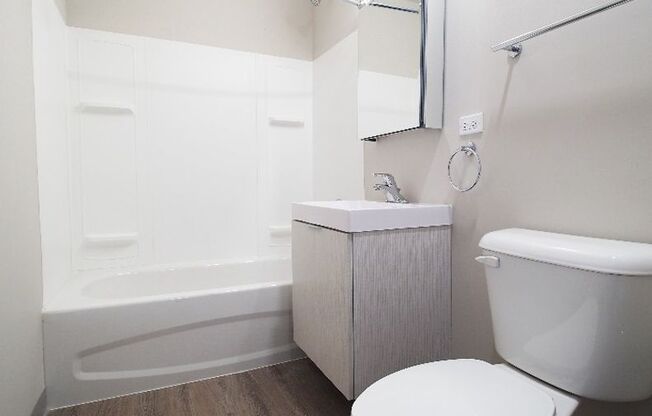 Studio, 1 bath, 325 sqft, $1,628, Unit 500