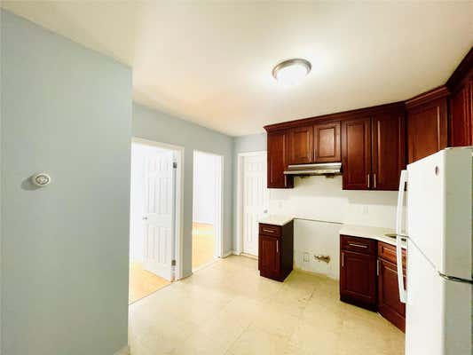 124 12 METROPOLITAN AVE