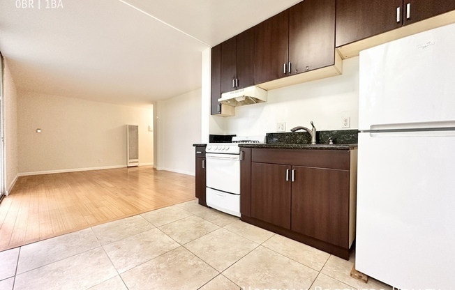 448 S Alexandria Ave