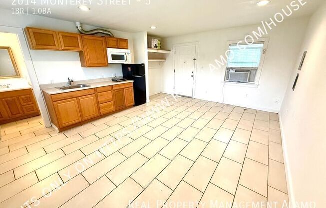 2614 MONTEREY ST