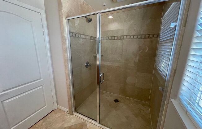 Updated Condo on Top Floor in Harbor City