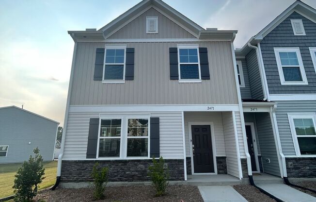 Welcome to Your Dream Home: Experience Modern Comfort and Smart Living in a Spacious End Unit!!