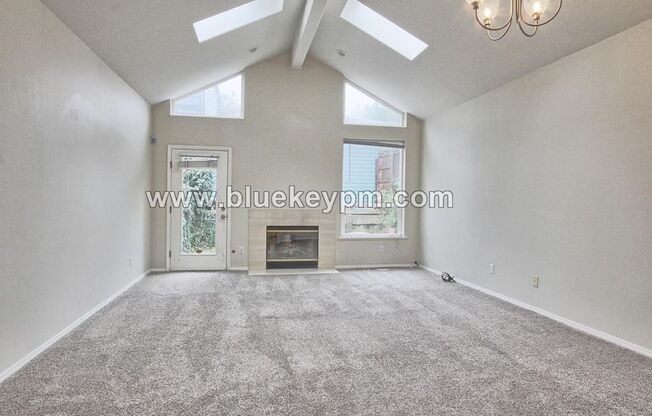 2 Bed, 2.5 Bath Townhome Near Willamette Park