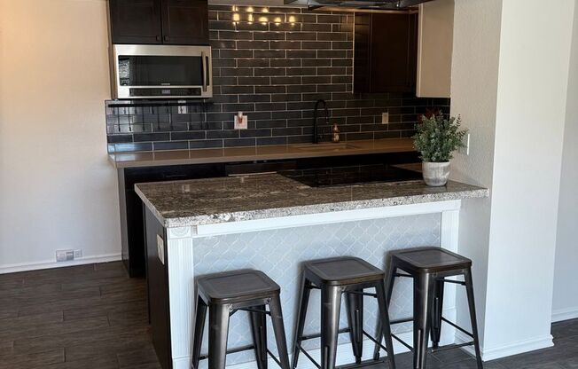 **BEAUTIFUL PRIVATE 2 BEDROOM/2 BATHROOM GATED CONDO IN PHOENIX (16TH ST & MORTON)** **MOVE IN SPECIAL: 50% OFF RENT FOR FIRST TWO MONTHS**