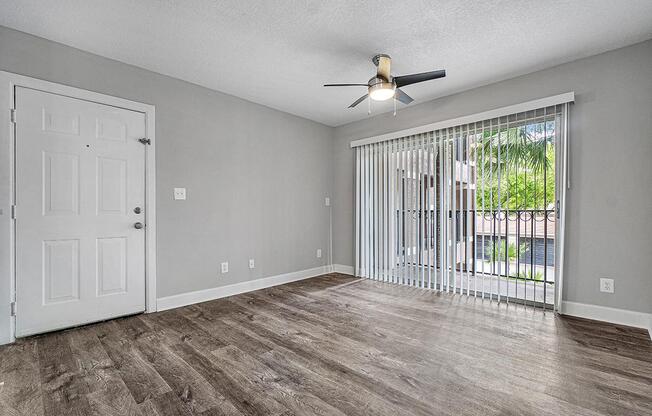 AMAZING NATURAL LIGHT THROUGHOUT