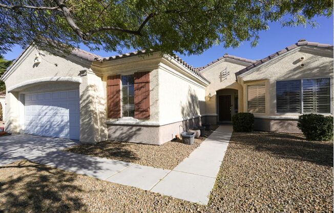 2 Bedroom + Den Home  in Sun City Anthem!! CLUBHOUSE MEMBERSHIP INCLUDED!