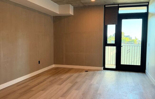 Studio, 1 bath, 440 sqft, $2,050, Unit 606