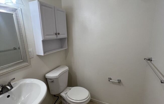 Studio, 1 bath, $1,995, Unit 2L