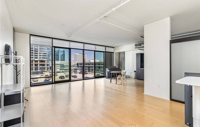 1 bed, 1 bath, 1,030 sqft, $2,900, Unit 810