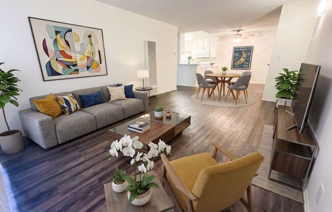 11018 Moorpark Apartments