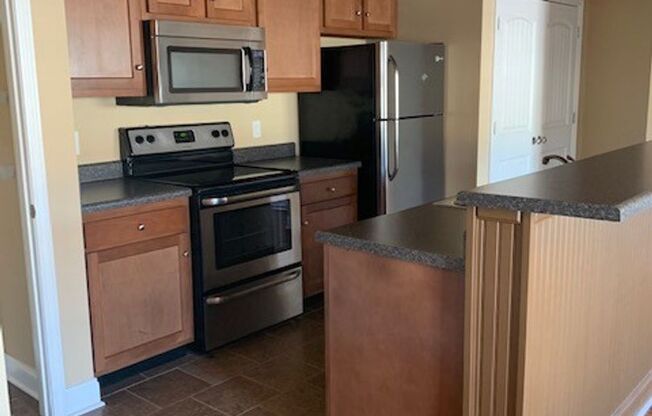 1 bed, 1 bath, 765 sqft, $825, Unit 122