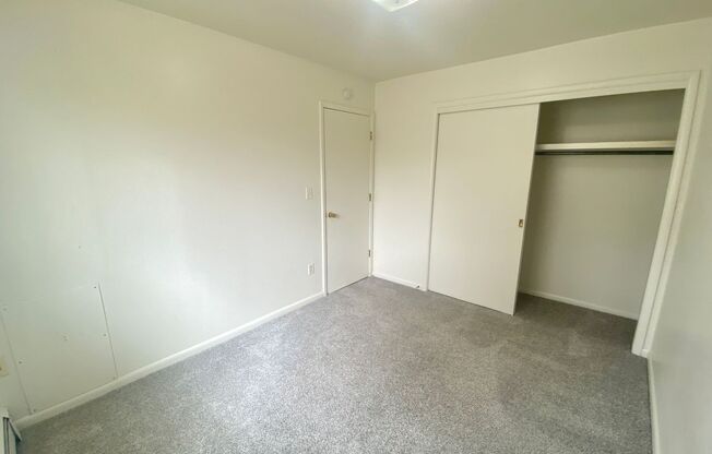 2 beds, 1 bath, 750 sqft, $1,000, Unit 815-5