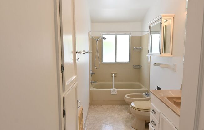 West SJ Beauty, Pool & Spa, 2/2 SFR