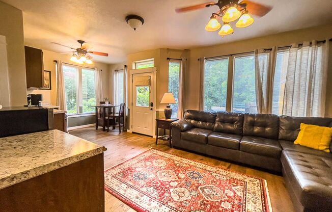 Jackson Creek Suite: Fully furnished all utilities paid charming and cozy 1-bedroom, 1-bathroom condo nestled in near a creek