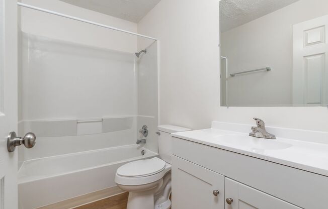 2 beds, 1.5 baths, 950 sqft, $1,400, Unit H