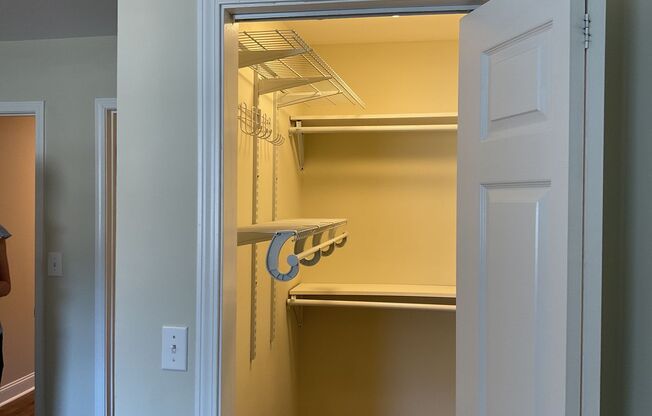 2 beds, 2 baths, $1,000, Unit 9K Wilkerson Rd