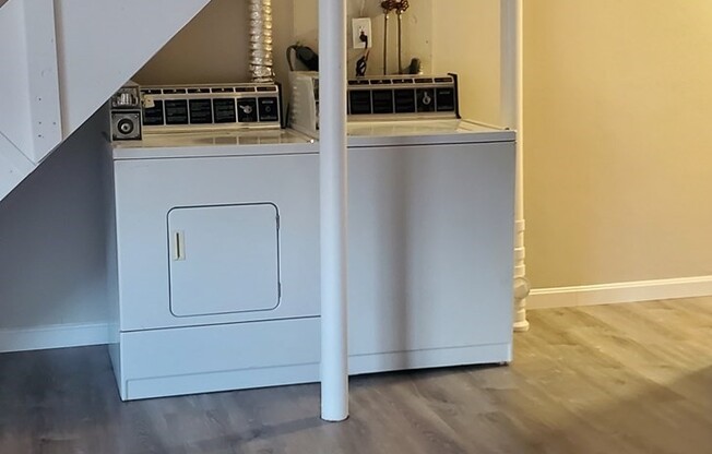 3 beds, 2.5 baths, 2,490 sqft, $3,700, Unit 22