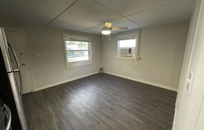 Newly Renovated 1 Bedroom, 1 Bathroom Apartment