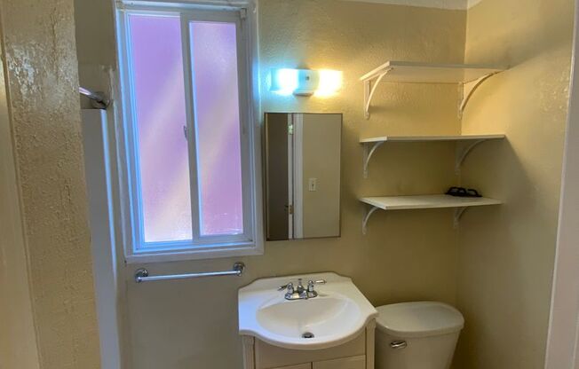 1 bed, 1 bath, 800 sqft, $1,899, Unit 3